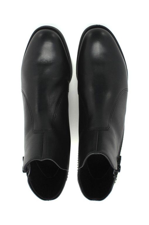 ankle boot tachas