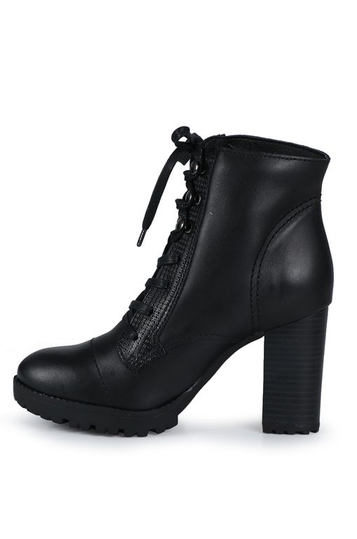 bota tratorada passarela