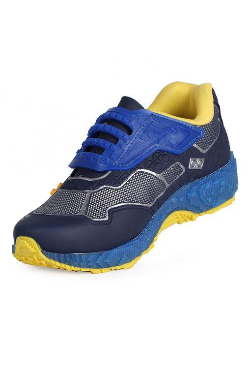 tênis infantil na passarela