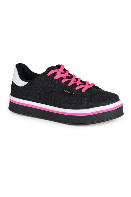 tênis infantil na passarela