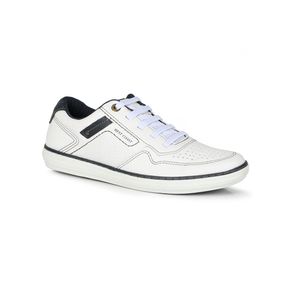 sapatênis na passarela