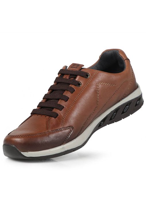 sapatênis na passarela