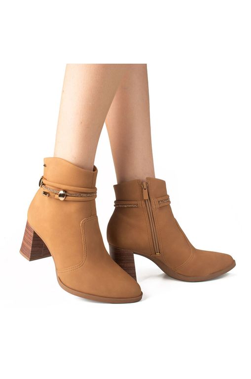 Bota Feminina Dakota de Cano Curto Caramelo Passarela Moda e