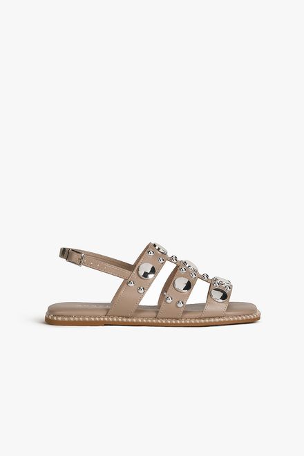 image-f60c99e95aa34fa39b7a7070100c8748