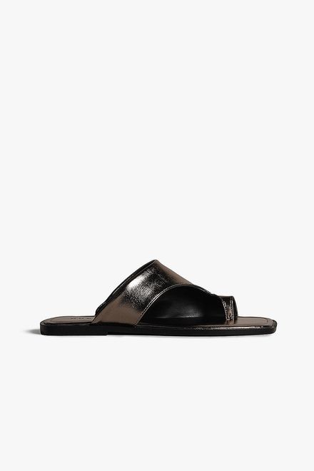 image-725cc92325ce4d30bbbd747b5d5c421d